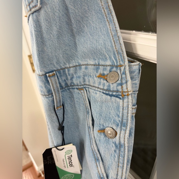 Levi’s Premium Denim Bib Baggy Tapered Overalls - Size M - NWT - Picture 4 of 9